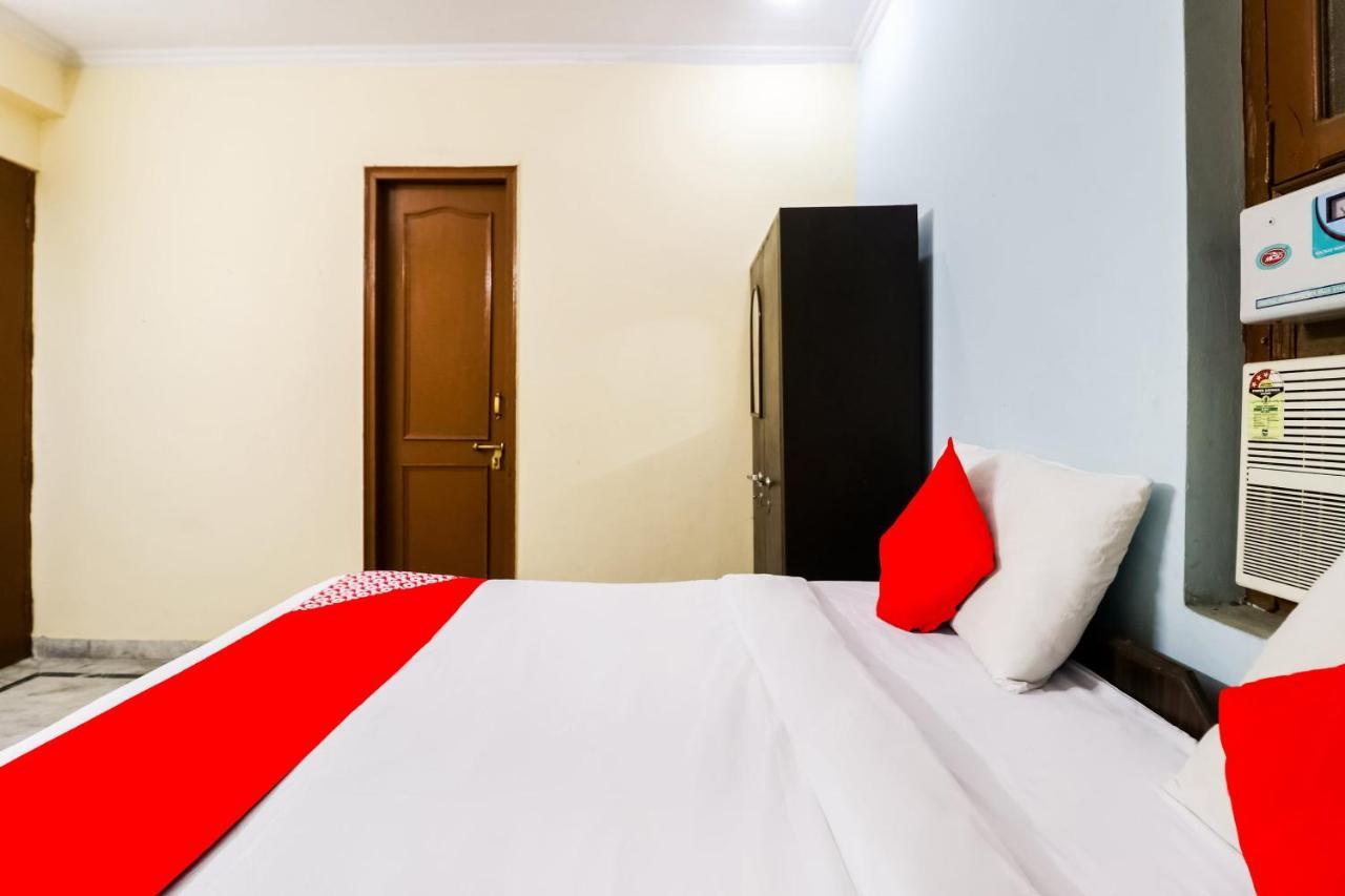 Hotel O Maurya Residency Гургаон Екстериор снимка