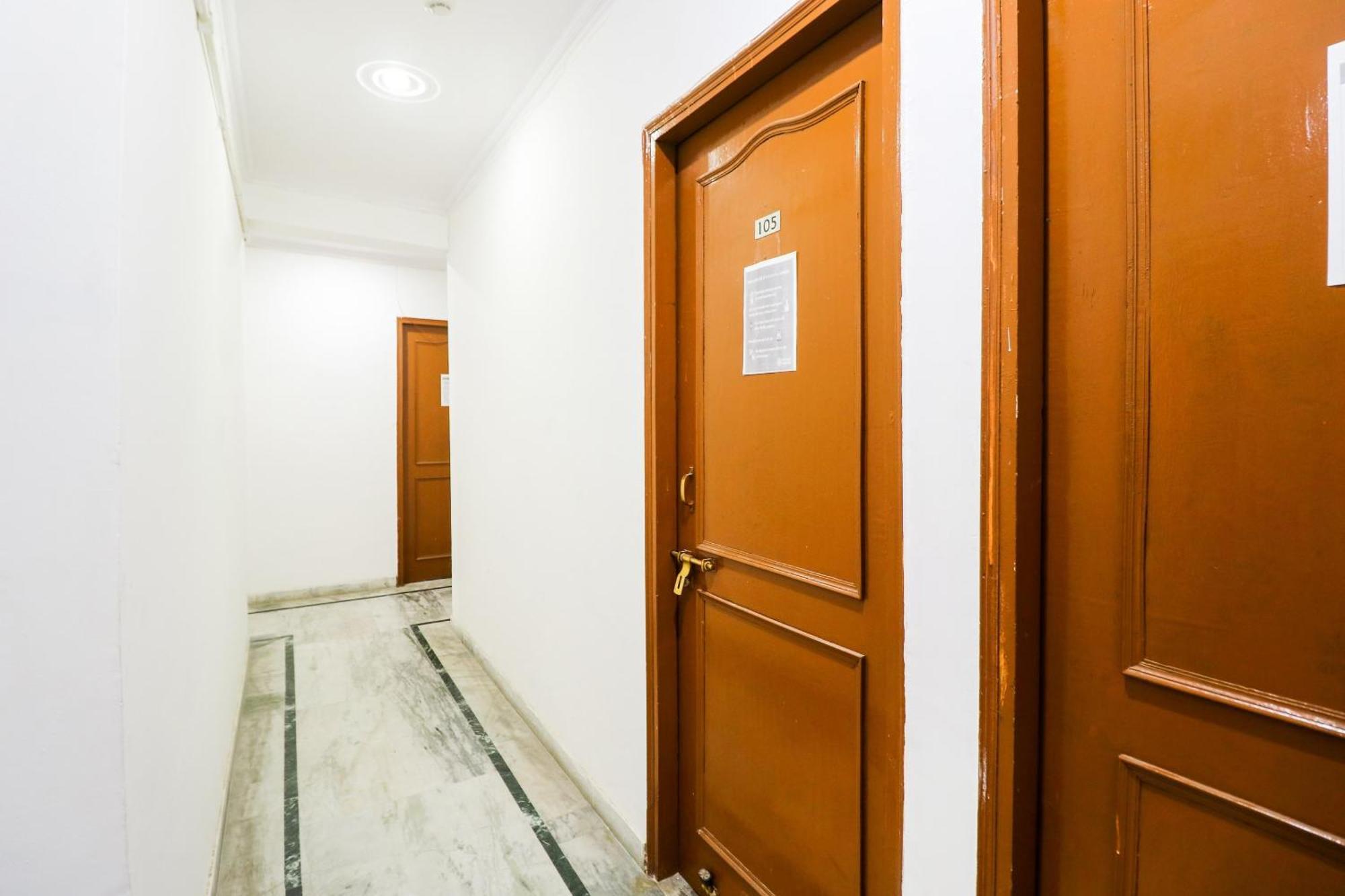 Hotel O Maurya Residency Гургаон Екстериор снимка
