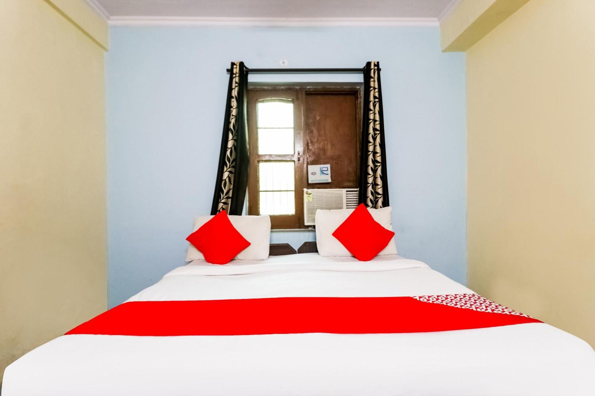 Hotel O Maurya Residency Гургаон Екстериор снимка