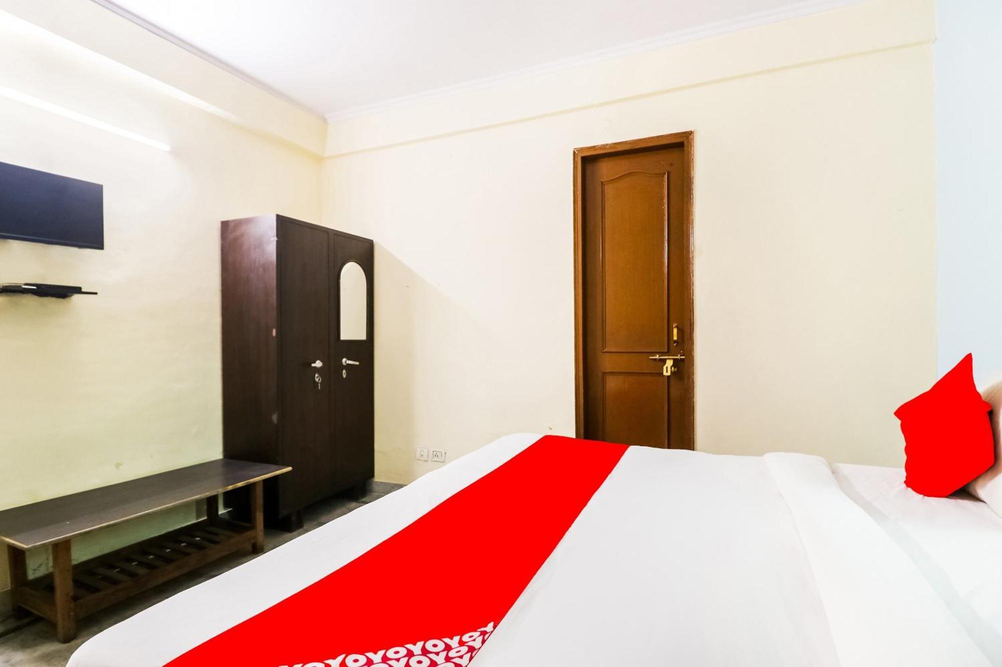 Hotel O Maurya Residency Гургаон Екстериор снимка