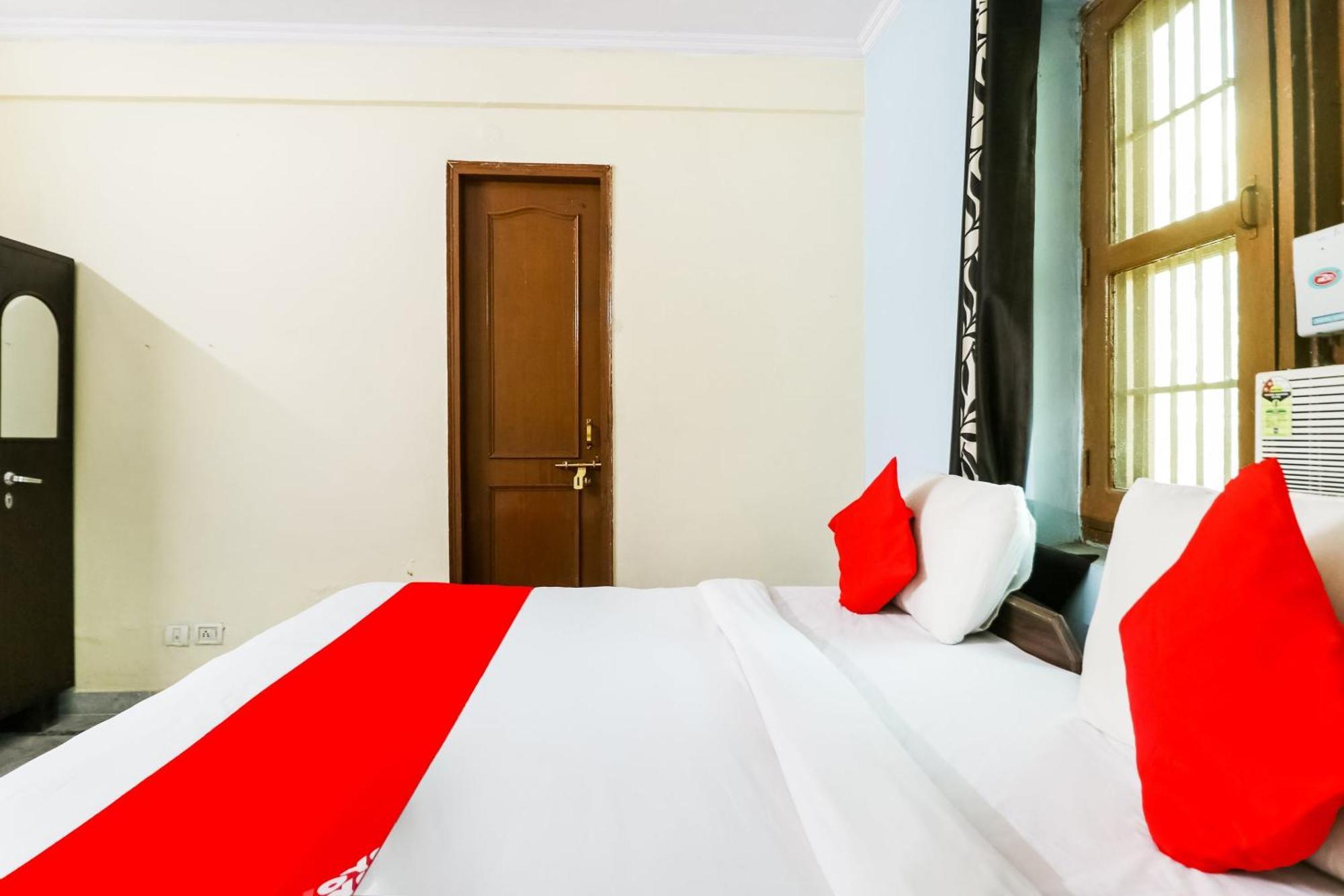 Hotel O Maurya Residency Гургаон Екстериор снимка