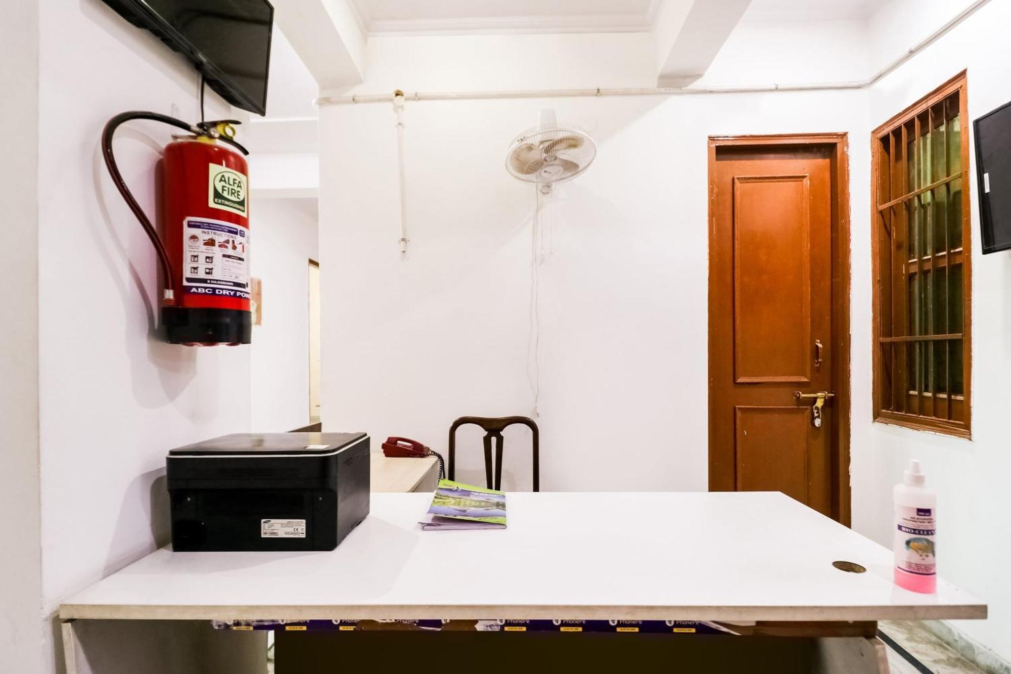 Hotel O Maurya Residency Гургаон Екстериор снимка