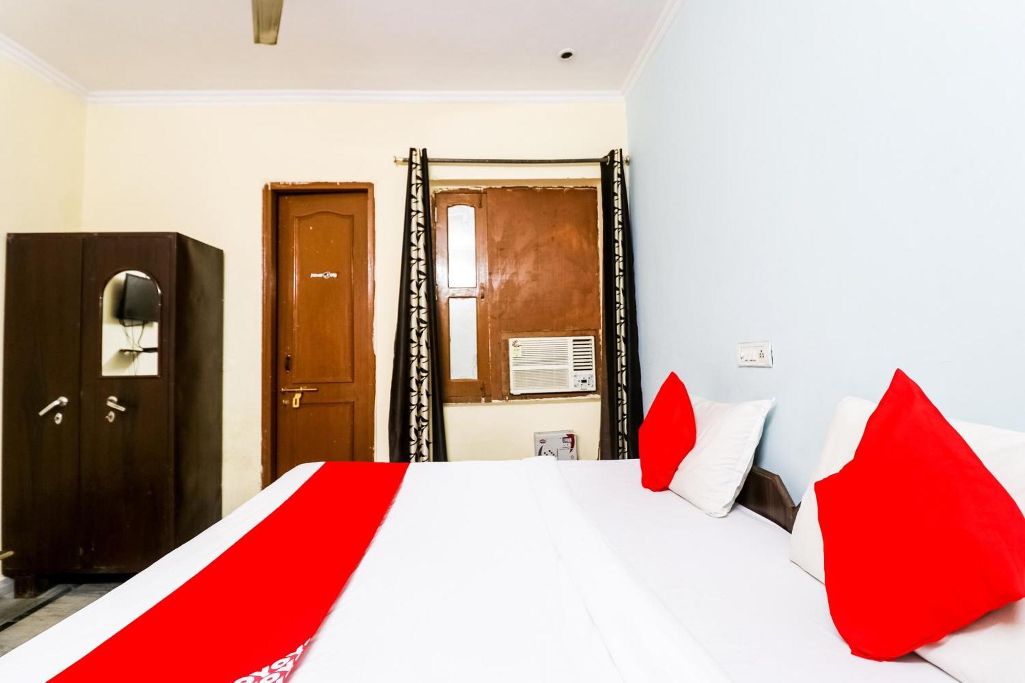 Hotel O Maurya Residency Гургаон Екстериор снимка